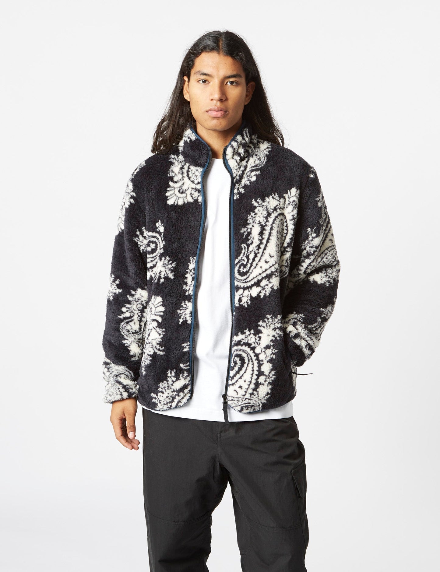 Jebson Fleecejacke (Paisley Big Print) – Schwarz/Squid Dark Blue