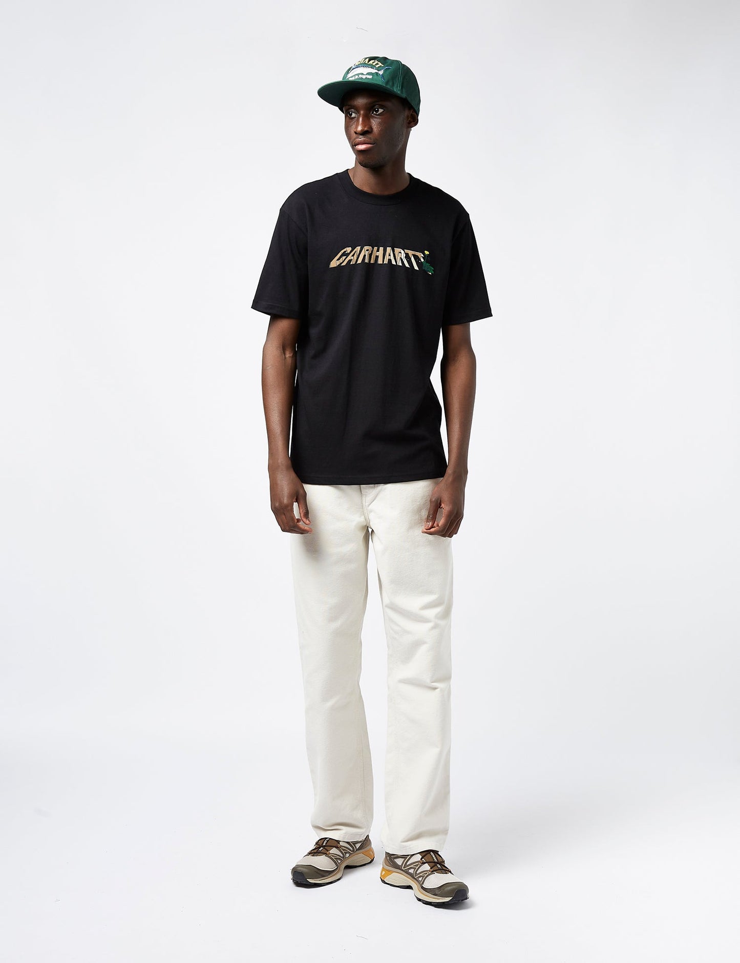 Dandelion Script T-Shirt (regulär geschnitten) – Schwarz