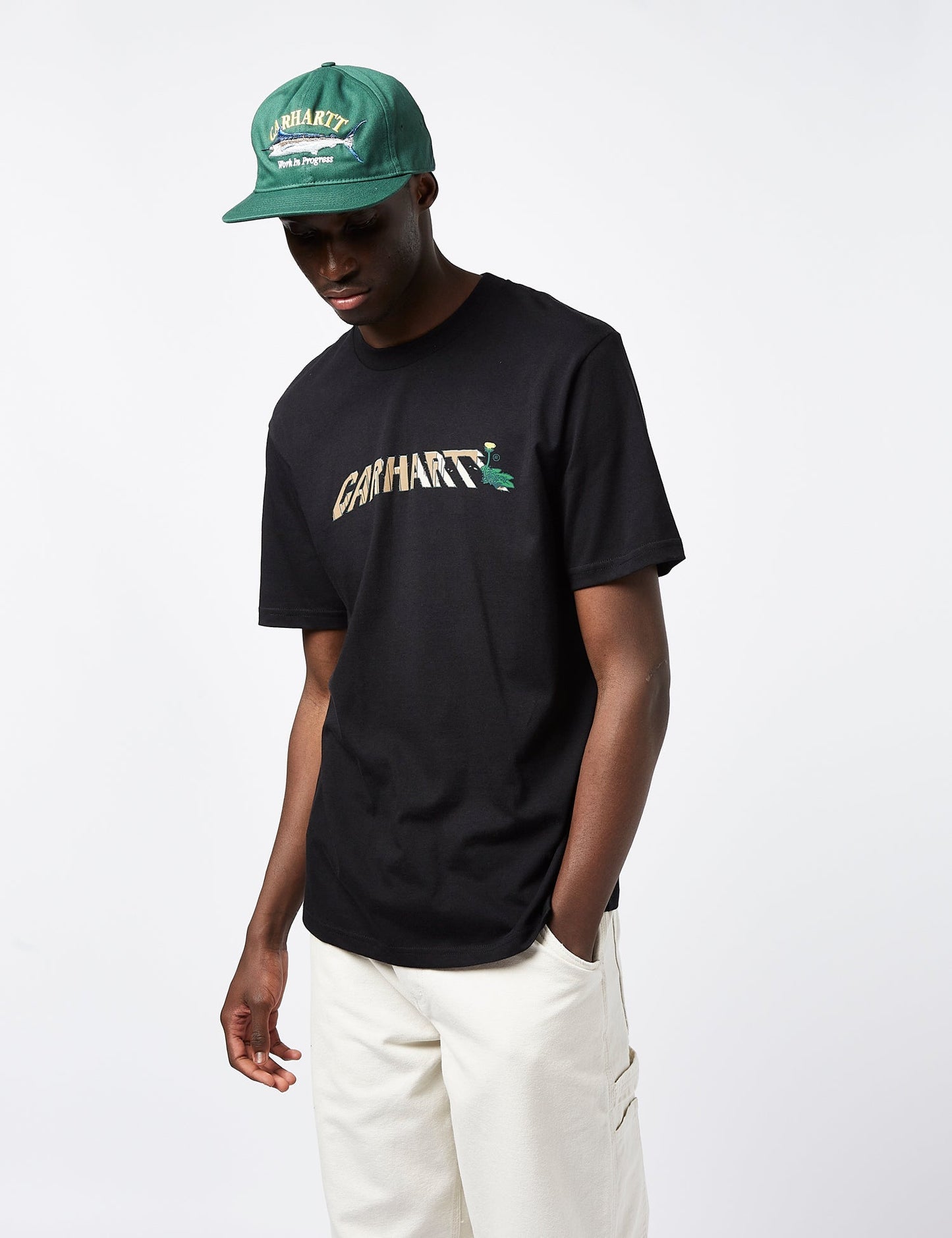 Dandelion Script T-Shirt (regulär geschnitten) – Schwarz