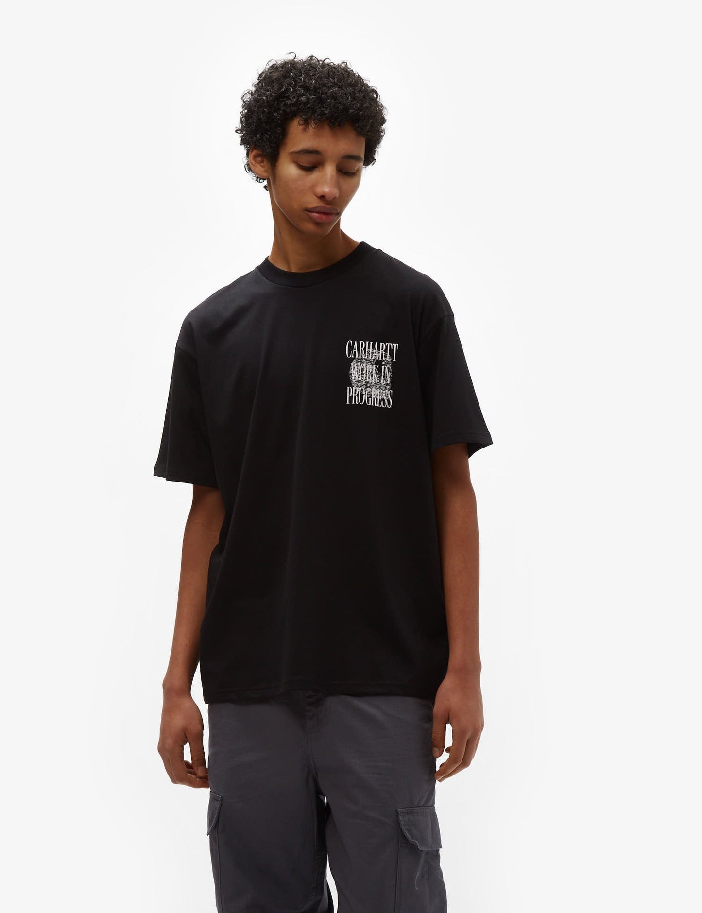 T-Shirt „Always a WIP“ (leger geschnitten) – Schwarz